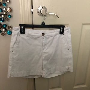 JW white shorts size 6